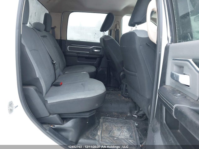 3C63R3HJ4KG613326 RAM 3500 Big Horn
