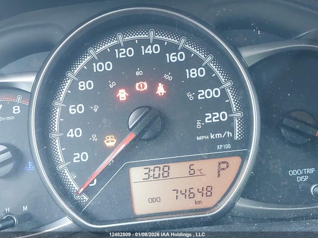 VNKKTUD34GA063920 Toyota YARIS LE