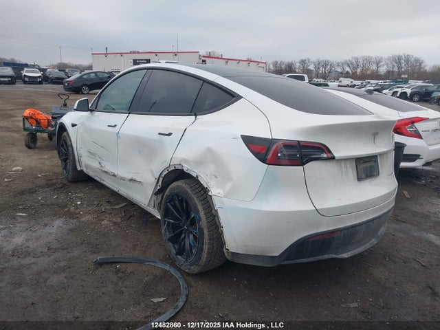 12482860 :رقم المزاد ، 7SAYGAEE7PF760465 vin ، 2023 Tesla Model Y Long Range مزاد بيع