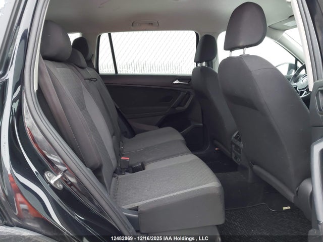 3VV0B7AX8KM169733 Volkswagen Tiguan Trendline