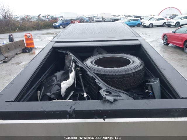 12483018 :رقم المزاد ، 7G2CEHED9SA063380 vin ، 2025 Tesla Cybertruck Awd مزاد بيع