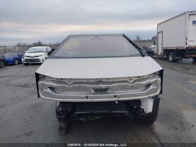 12483018 :رقم المزاد ، 7G2CEHED9SA063380 vin ، 2025 Tesla Cybertruck Awd مزاد بيع