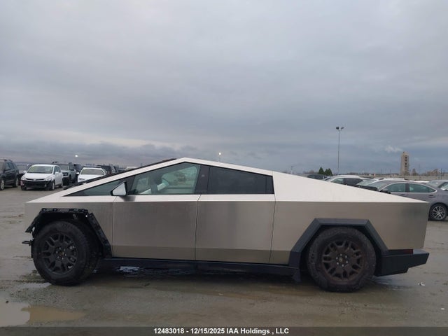 12483018 :رقم المزاد ، 7G2CEHED9SA063380 vin ، 2025 Tesla Cybertruck Awd مزاد بيع