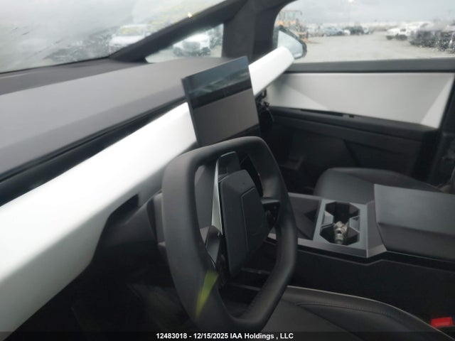 12483018 :رقم المزاد ، 7G2CEHED9SA063380 vin ، 2025 Tesla Cybertruck Awd مزاد بيع