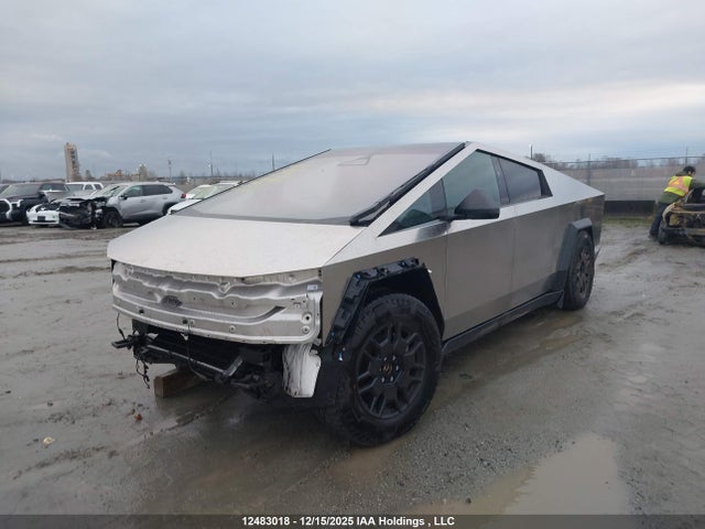 12483018 :رقم المزاد ، 7G2CEHED9SA063380 vin ، 2025 Tesla Cybertruck Awd مزاد بيع