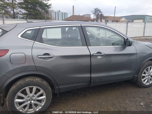 JN1BJ1AV6MW317468 Nissan Rogue Sport S