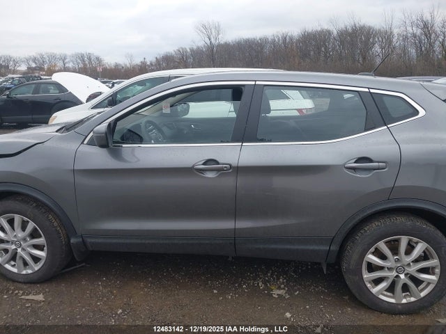 JN1BJ1AV6MW317468 Nissan Rogue Sport S