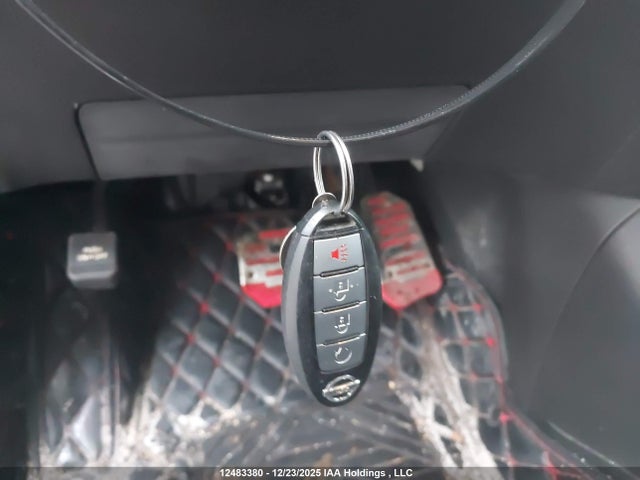 JN1BJ1CV8LW257804 Nissan Qashqai S/sv
