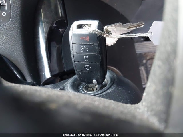 5XYKT3A68FG551512 KIA SORENTO LX