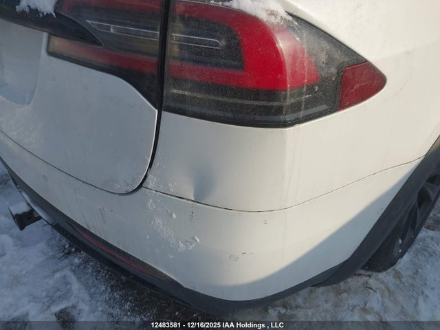 Tesla Model X 60d/70d/75d/90d 2016 5YJXCDE21GF030241 Image 21