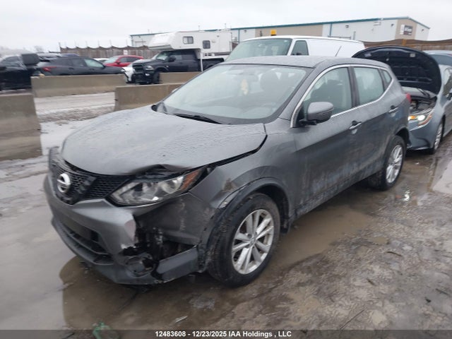 JN1BJ1CP9JW104380 Nissan Qashqai S/sv
