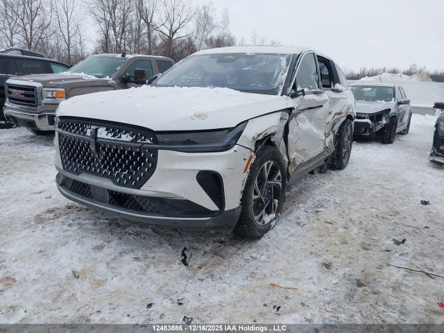 Lincoln Nautilus 2025 5LMPJ8JA3SJ915240 Image 2