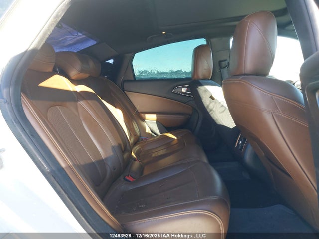 Chrysler 200 C 2016 1C3CCCEG2GN194012 Image 8
