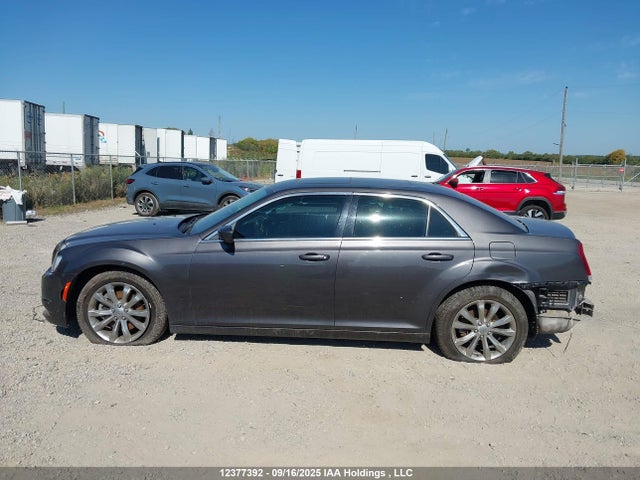 12377392 :رقم المزاد ، 2C3CCARGXGH170676 vin ، 2016 Chrysler 300 Touring مزاد بيع