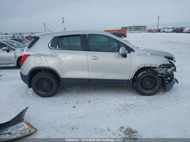 3GNCJKSB3FL194241 Chevrolet TRAX LS