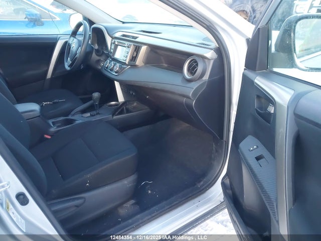 Toyota RAV4 LE 2015 2T3BFREV2FW291766 Image 5