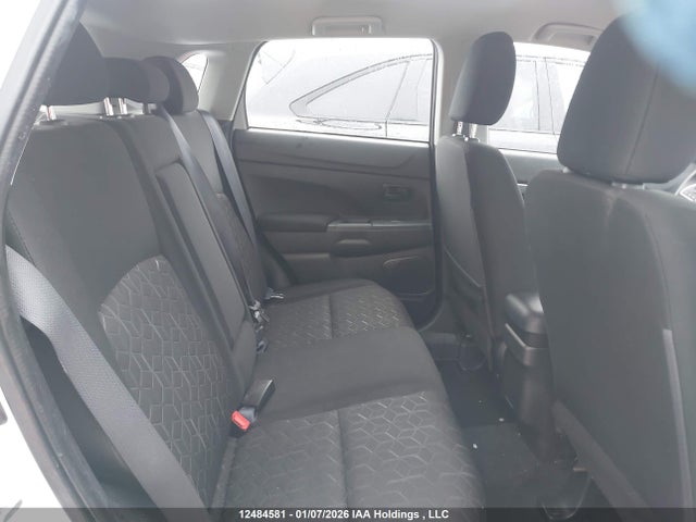 Mitsubishi RVR 2023 JA4AJUAU2PU606083 Image 8