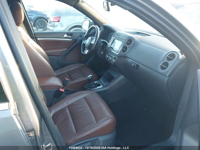 WVGJV3AX0EW042882 Volkswagen Tiguan S/se/sel/r-line