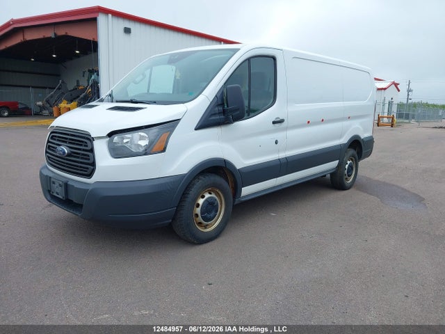 Ford Transit-150 2018 1FTYE1YM6JKA82856 Image 2