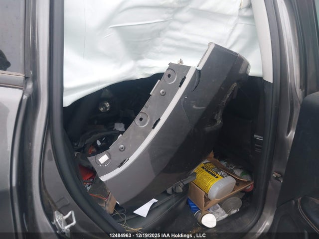 Jeep Compass Latitude 2018 3C4NJDBB9JT111689 Image 12
