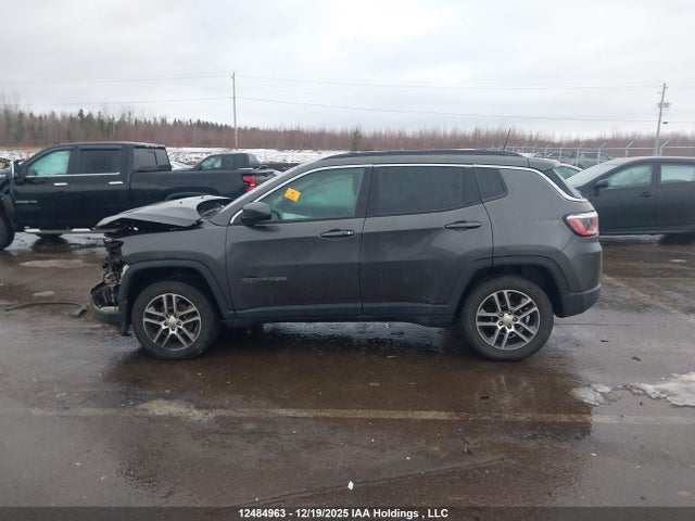 Jeep Compass Latitude 2018 3C4NJDBB9JT111689 Image 15