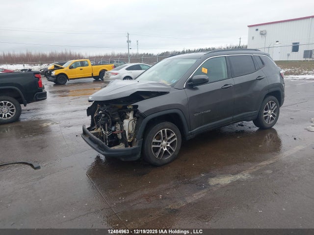 Jeep Compass Latitude 2018 3C4NJDBB9JT111689 Image 2