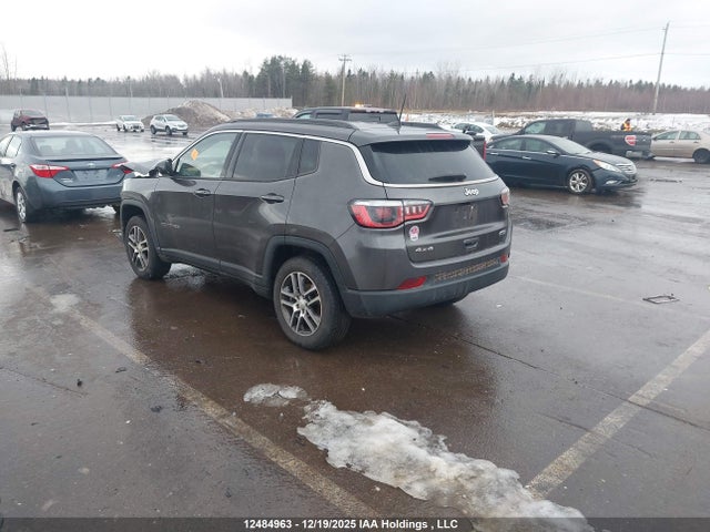 Jeep Compass Latitude 2018 3C4NJDBB9JT111689 Image 3