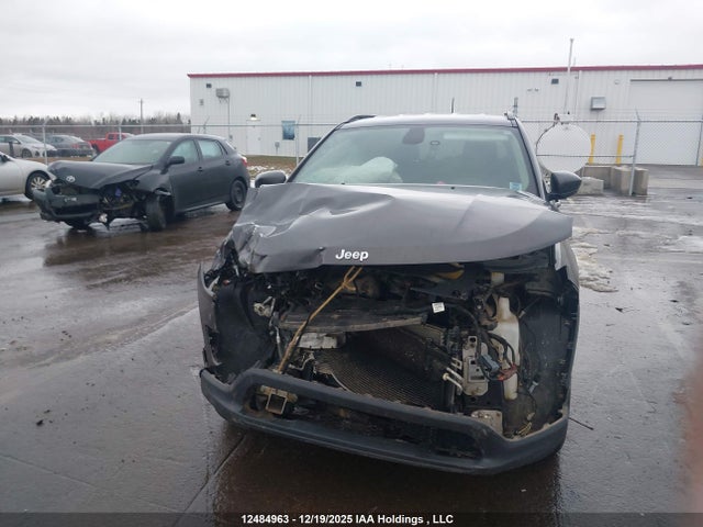 Jeep Compass Latitude 2018 3C4NJDBB9JT111689 Image 6