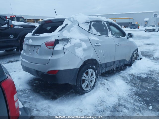 KM8JU3AG0FU970949 Hyundai TUCSON GLS
