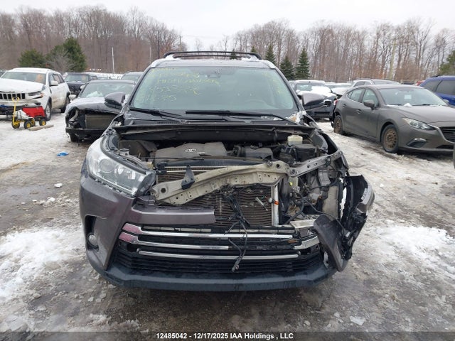 2018 Toyota Highlander მანქანა იყიდება აუქციონზე, vin: 5TDJZRFH5JS859322, აუქციონის ნომერი: 12485042