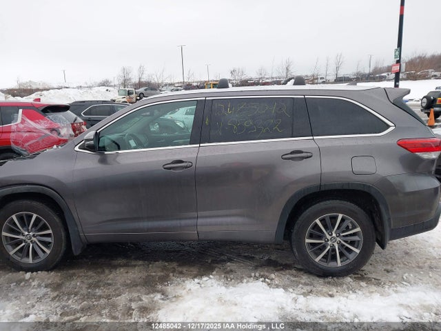 2018 Toyota Highlander მანქანა იყიდება აუქციონზე, vin: 5TDJZRFH5JS859322, აუქციონის ნომერი: 12485042