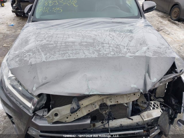 2018 Toyota Highlander მანქანა იყიდება აუქციონზე, vin: 5TDJZRFH5JS859322, აუქციონის ნომერი: 12485042