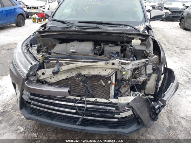 2018 Toyota Highlander მანქანა იყიდება აუქციონზე, vin: 5TDJZRFH5JS859322, აუქციონის ნომერი: 12485042
