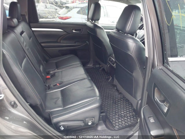 2018 Toyota Highlander მანქანა იყიდება აუქციონზე, vin: 5TDJZRFH5JS859322, აუქციონის ნომერი: 12485042