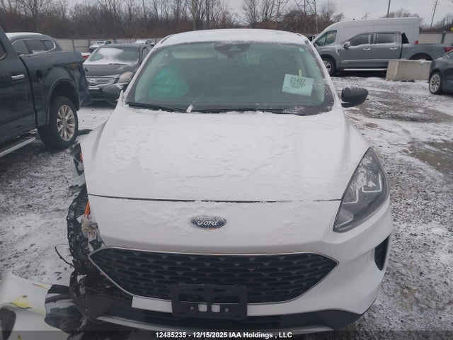 1FMCU0EZ1NUA76038 Ford ESCAPE SE