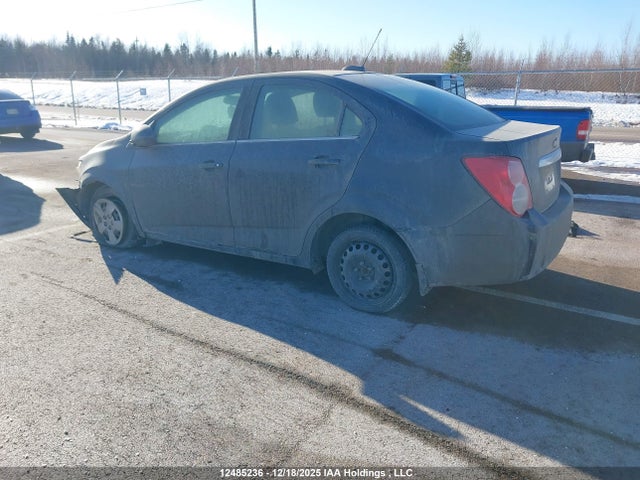 1G1JC5SH3G4174877 Chevrolet Sonic Lt Auto