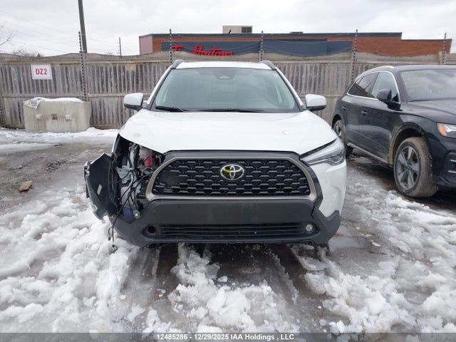 7MUDAABG8RV082137 Toyota Corolla Cross Xle