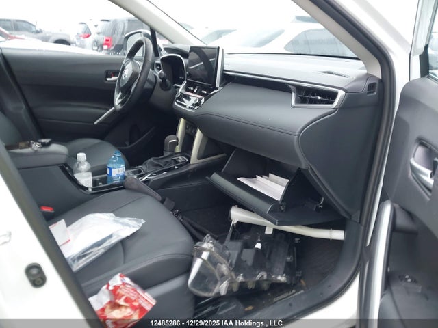 7MUDAABG8RV082137 Toyota Corolla Cross Xle