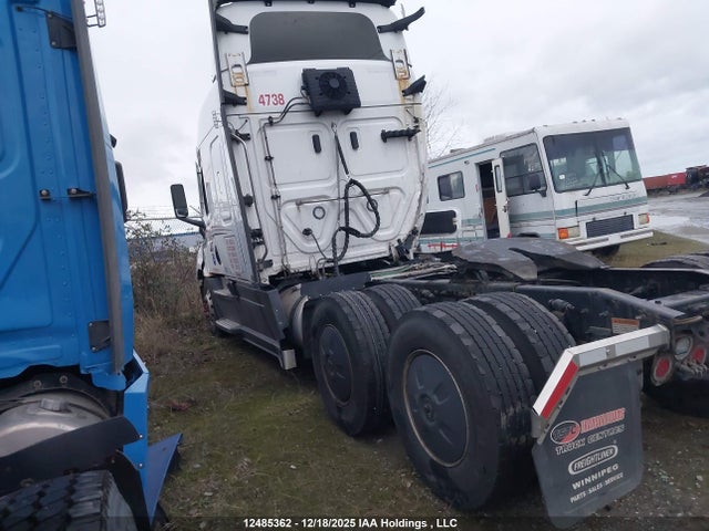 1FUJHHDR9PLNW7474 Freightliner New Cascadia 126