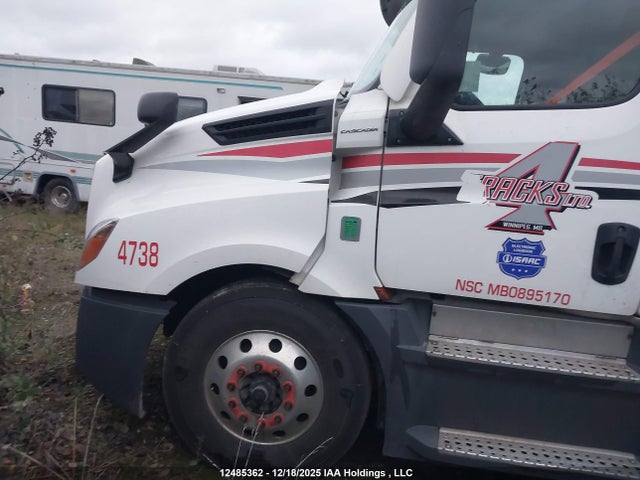 1FUJHHDR9PLNW7474 Freightliner New Cascadia 126