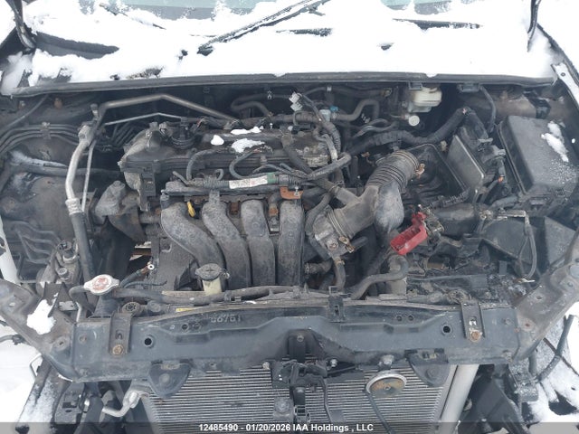 2T1BURHE8HC886104 Toyota COROLLA LE