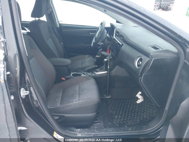 2T1BURHE8HC886104 Toyota COROLLA LE
