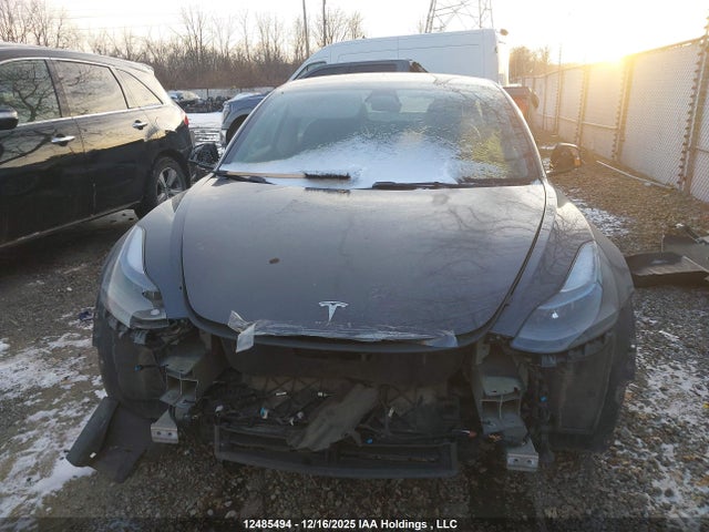 5YJ3E1EA7NF257977 Tesla Model 3 Rwd/standard Range