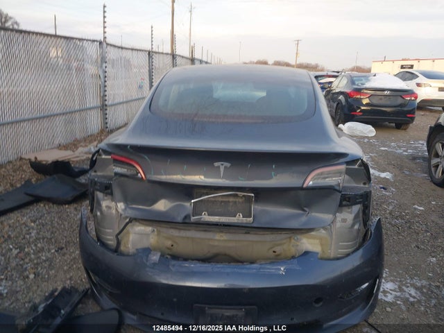 5YJ3E1EA7NF257977 Tesla Model 3 Rwd/standard Range