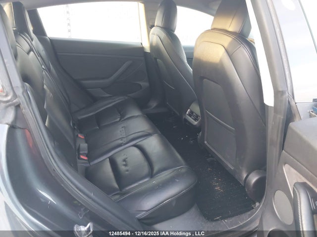 5YJ3E1EA7NF257977 Tesla Model 3 Rwd/standard Range