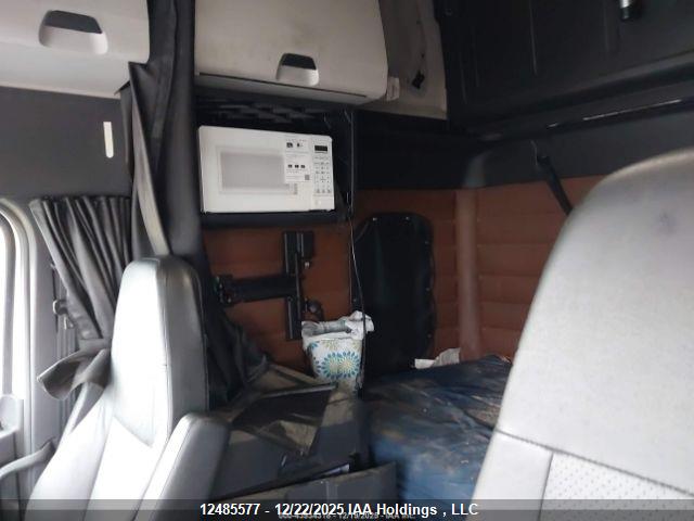 Freightliner New Cascadia 126 2021 1FUJHHDR9MLMM2082 Image 7