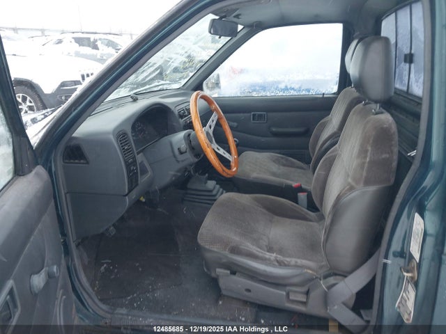 Auction sale of the 1994 Nissan Truck Xe, vin: 1N6SD11S2RC393785, lot number: 12485685