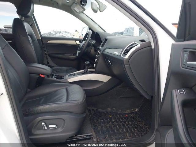 WA1CFCFP4EA050686 Audi Q5 PREMIUM