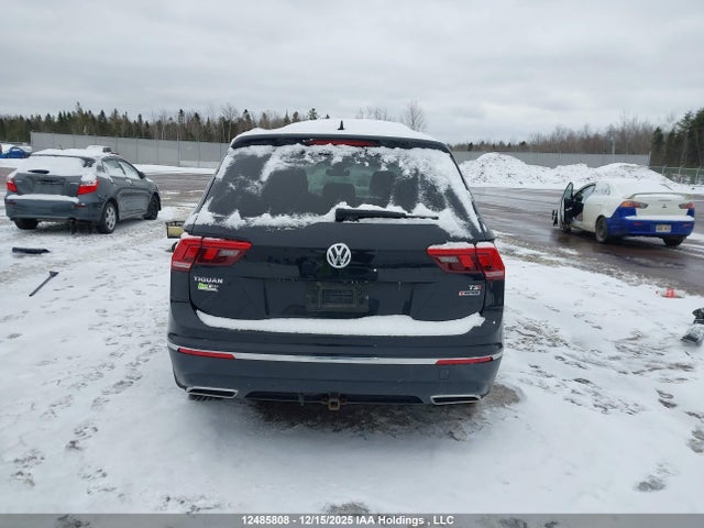12485808 :رقم المزاد ، 3VV4B7AX5JM191477 vin ، 2018 Volkswagen Tiguan Highline مزاد بيع