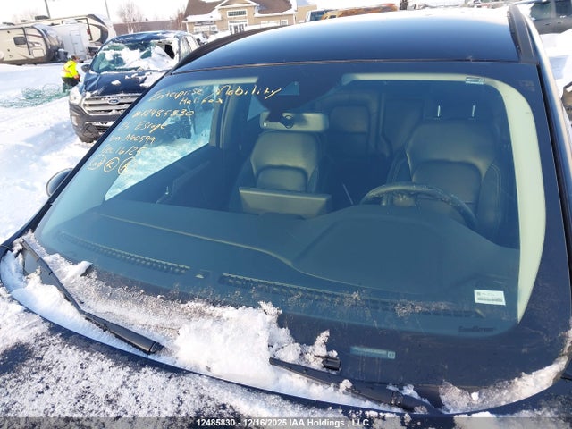 Продажа на аукционе авто 2025 Ford Escape Platinum, vin: 1FMCU9JA5SUA60599, номер лота: 12485830